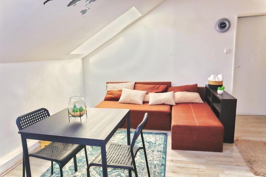A Private Room In City Center In Bratislava Eksteriør billede