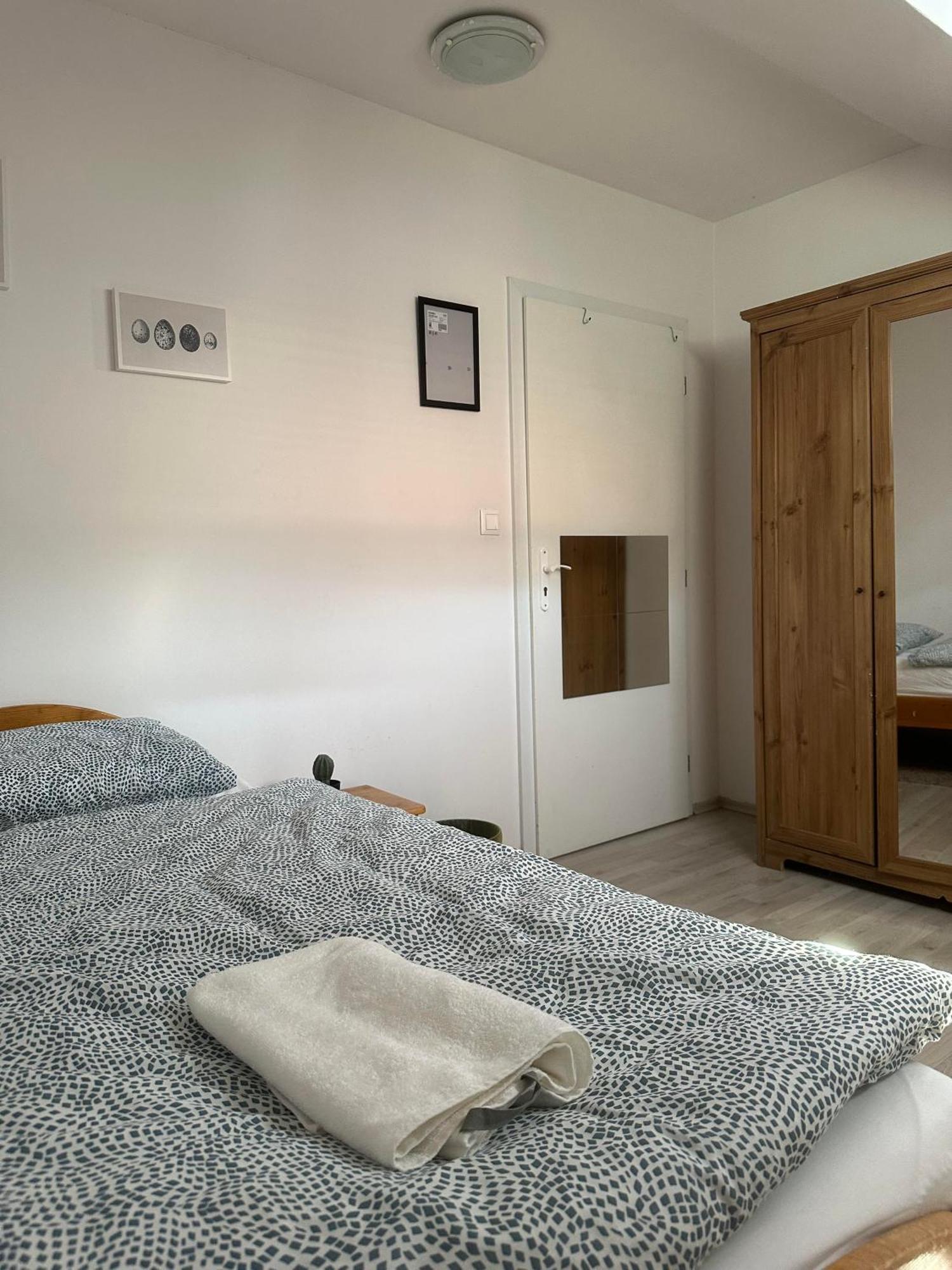 A Private Room In City Center In Bratislava Eksteriør billede